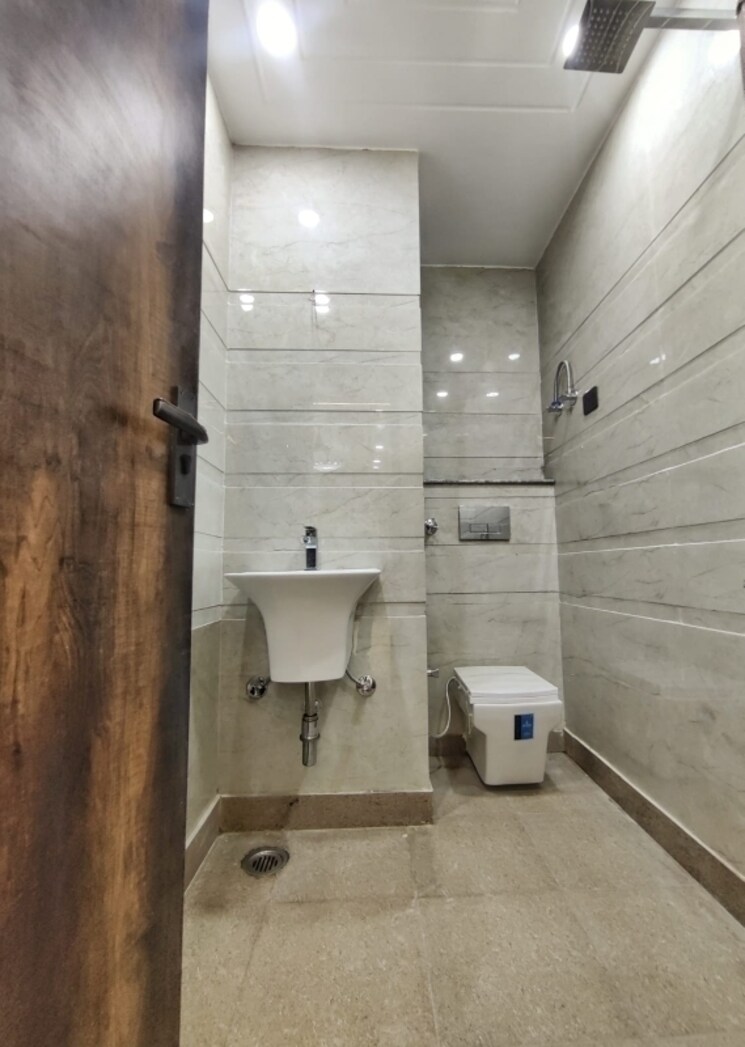 Attached Bathroom, mahavir enclave 3 Bedroom 600 Sq.Yd. Builder Floor In Mahavir Enclave Delhi 7679163
