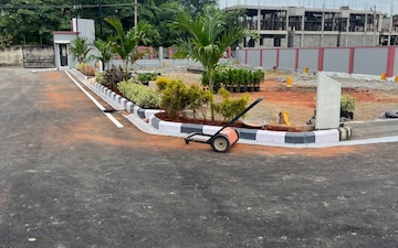 Plot For Sale in Siruseri