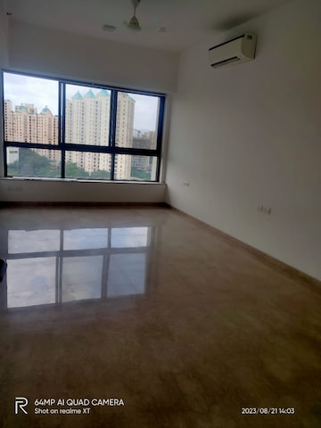 Room in 3.5 BHK Apartment at Shapoorji Pallonji Vicinia, Powai – for Sale