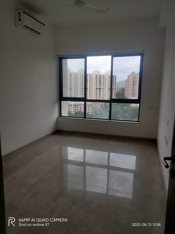 Room in 3.5 BHK Apartment at Shapoorji Pallonji Vicinia, Powai – for Sale