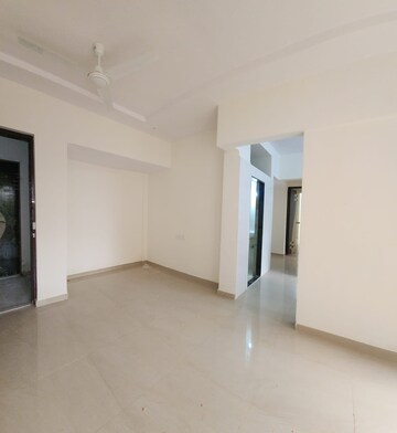 Room in 1 BHK Apartment at Shreenath Parasnath Garden, Umroli – for Sale