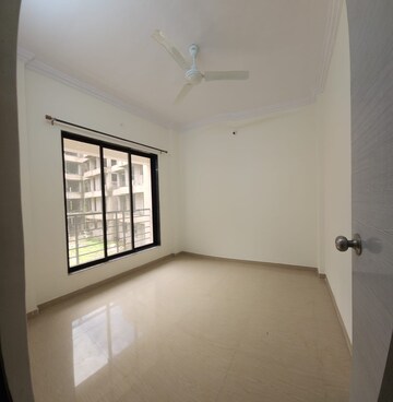 Room in 1 BHK Apartment at Shreenath Parasnath Garden, Umroli – for Sale