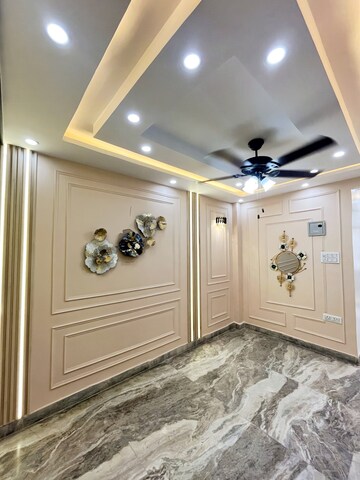 Furnished Amenities in 2 BHK Builder Floor at Uttam Nagar – for Sale