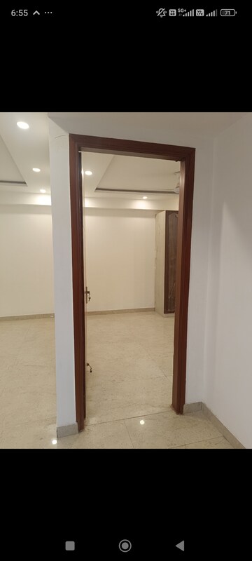 Room in 3 BHK Independent House at Chattarpur – for Sale