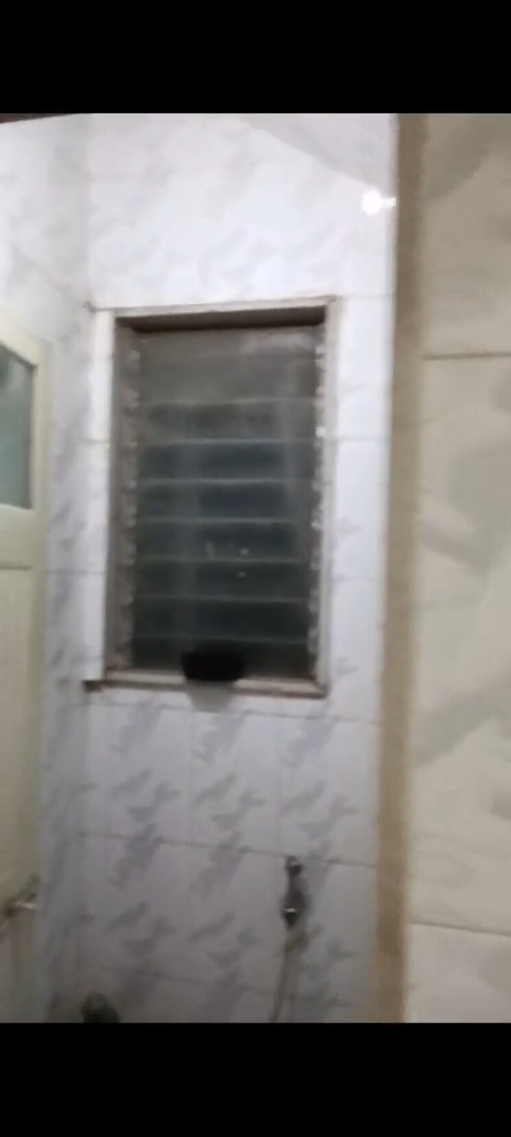 Bathroom, swapna-ghar-chs 2 Bedroom 620 Sq.Ft. Apartment In Andheri East Mumbai 7679500