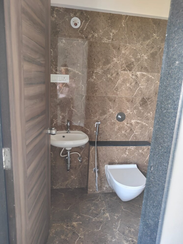 Bathroom, vtp-hilife 2 Bedroom 751 Sq.Ft. Apartment In Wakad Pune 7679583