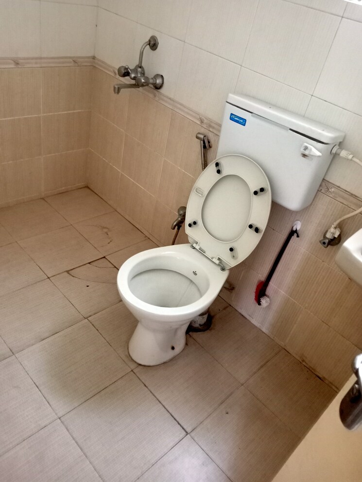 Bathroom, suvarnayug-loksangam-vihar 2 Bedroom 1050 Sq.Ft. Apartment In Aundh Pune 7679585