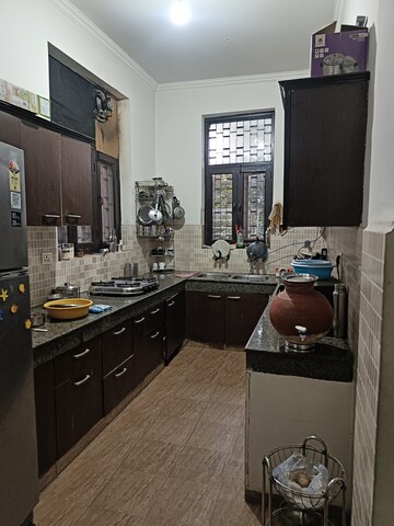 रेसिडेंशियल घर वर्ग मीटर फॉर रेंट इन सेक्टर 41 नोएडा  7679593