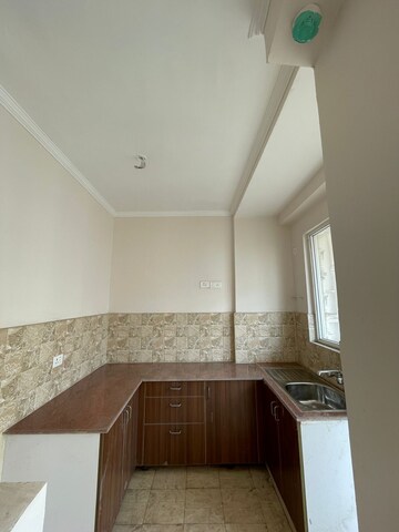 Furnished Amenities in 2 BHK Apartment at Amrapali Golf Homes, Sector 4, Greater Noida – for Sale