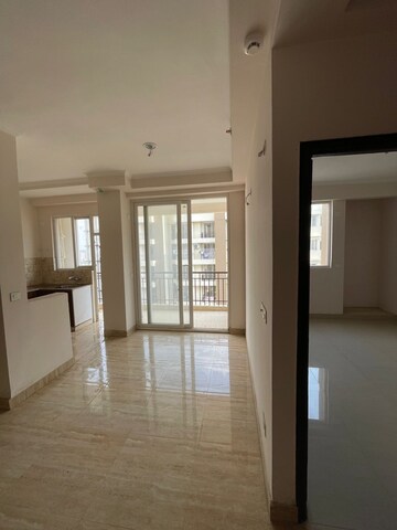 Room in 2 BHK Apartment at Amrapali Golf Homes, Sector 4, Greater Noida – for Sale