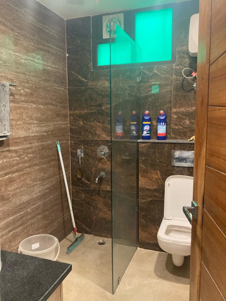 Bathroom, bptp-park-central 3 Bedroom 2250 Sq.Ft. Builder Floor In Sector 85 Faridabad 7679976