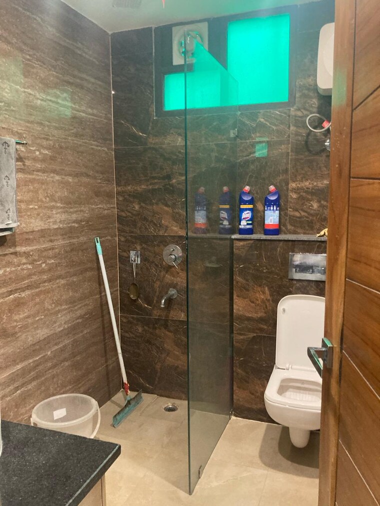 Bathroom, bptp-park-central 3 Bedroom 2250 Sq.Ft. Builder Floor In Sector 85 Faridabad 7679976