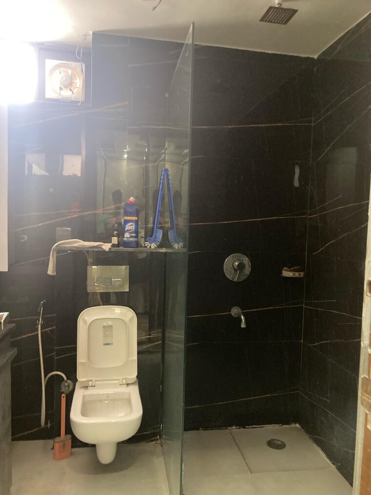 Bathroom, bptp-park-central 3 Bedroom 2250 Sq.Ft. Builder Floor In Sector 85 Faridabad 7679976