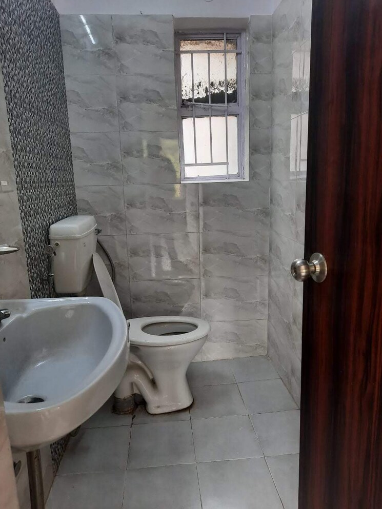 Bathroom, sheikh sarai 2 Bedroom 1200 Sq.Ft. Apartment In Sheikh Sarai Delhi 7679975