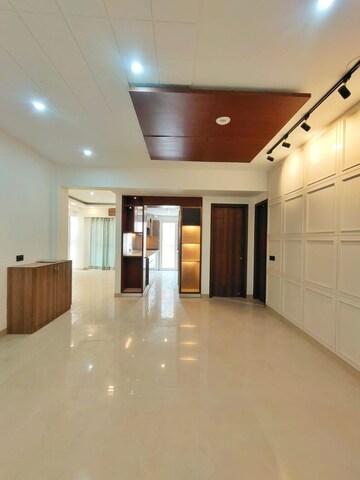 Room in 3.5 BHK Builder Floor at Ansal API Versalia, Sector 67a – for Sale