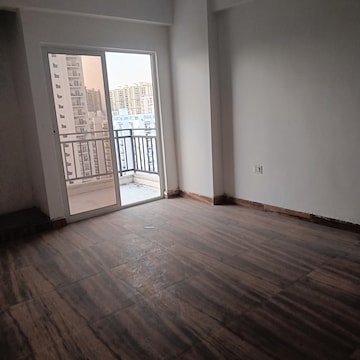 Room in 3 BHK Apartment at Futec Gateway, Sector 75 – for Sale