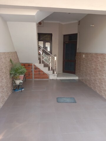 Room in 6+ BHK Independent House at Ambala Highway – for Sale