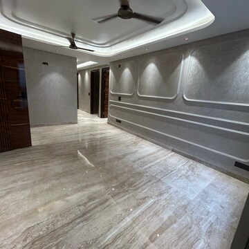 Parking in 3 BHK Builder Floor at Lajpat Nagar ii – for Sale