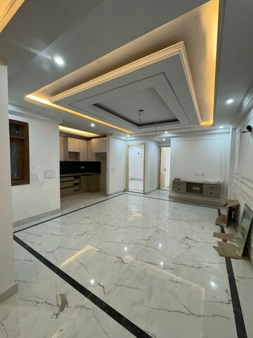 Parking in 3 BHK Builder Floor at Chattarpur – for Sale