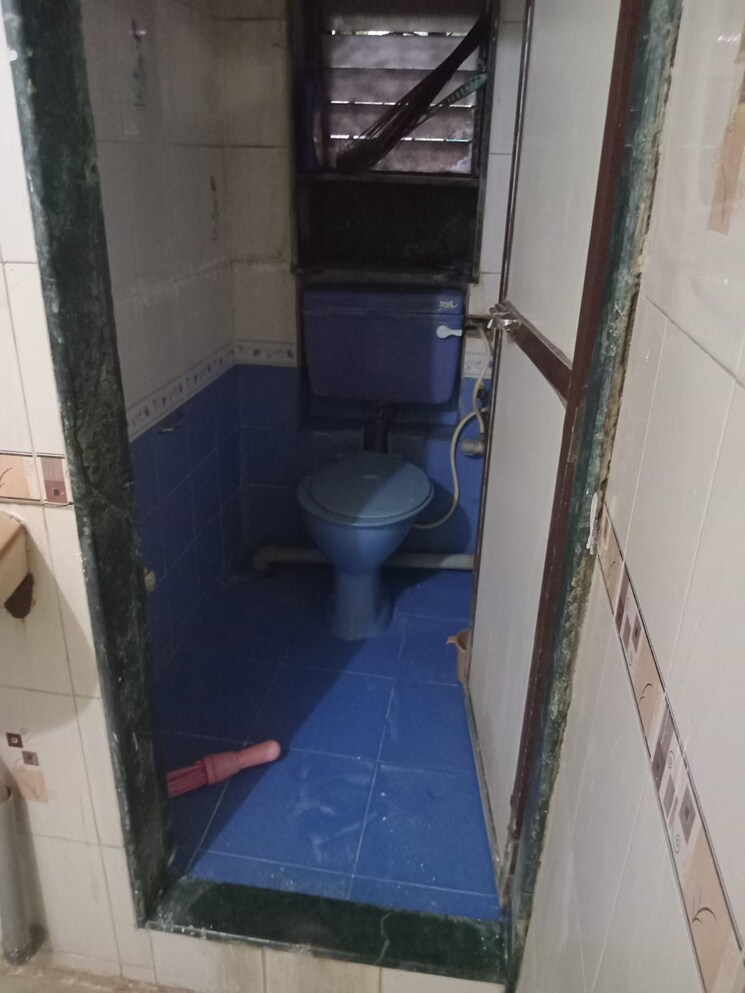 Bathroom, sagar-niwas-borivali 1 Bedroom 365 Sq.Ft. Apartment In Borivali East Mumbai 7680734