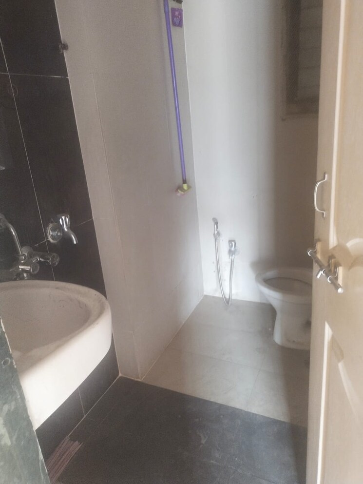 Bathroom, vijay-annex-3 2 Bedroom 650 Sq.Ft. Apartment In Waghbil Thane 7680841