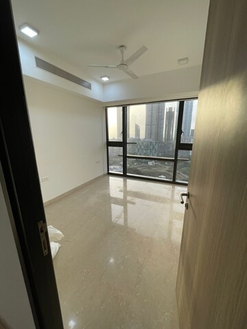 Room in 3 BHK Apartment at Lodha Kiara, Worli – for Sale