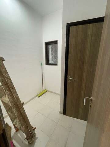 Room in 3 BHK Apartment at Lodha Kiara, Worli – for Sale
