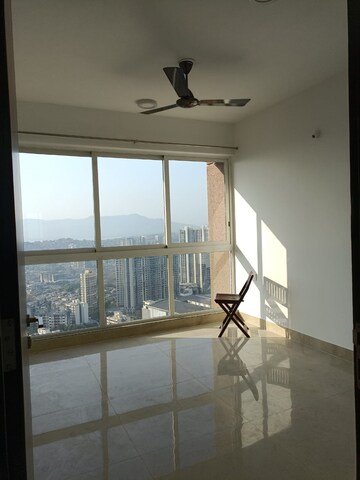 Room in 2 BHK Apartment at Lodha Amara, Kolshet Road – for Sale