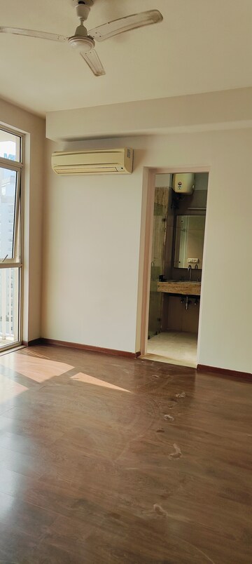 Room in 4 BHK Apartment at Ireo Victory Valley, Sector 67 – for Sale