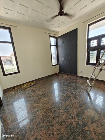 Room in 4 BHK Apartment at Tata Primanti-Tower Residences, Sector 72 – for Sale
