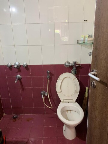 रेसिडेंशियल फ्लैट वर्ग फुट फॉर रेंट इन गोरेगांव वेस्ट मुंबई  7681751