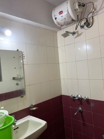 रेसिडेंशियल फ्लैट वर्ग फुट फॉर रेंट इन गोरेगांव वेस्ट मुंबई  7681751