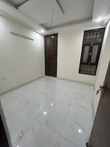 Room in 3 BHK Builder Floor at Sector 7 – for Sale