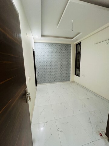 Room in 3 BHK Builder Floor at Sector 7 – for Sale