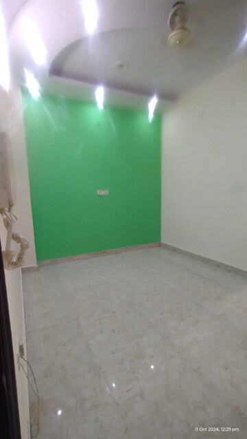 Furnished Amenities in 2 BHK Builder Floor at Uttam Nagar – for Sale