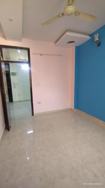 Furnished Amenities in 2 BHK Builder Floor at Uttam Nagar – for Sale