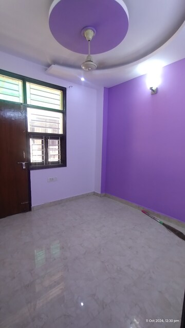 Furnished Amenities in 2 BHK Builder Floor at Uttam Nagar – for Sale