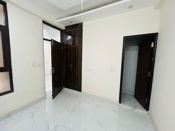 Room in 3 BHK Builder Floor at Sector 7 – for Sale