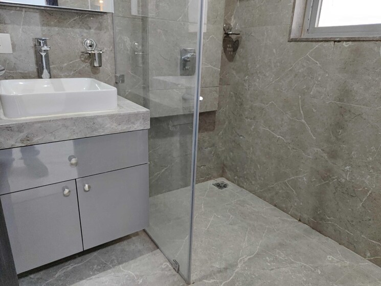 Bathroom, oberoi-realty-enigma-and-eternia 3 Bedroom 1049 Sq.Ft. Apartment In Mulund West Mumbai 7679349