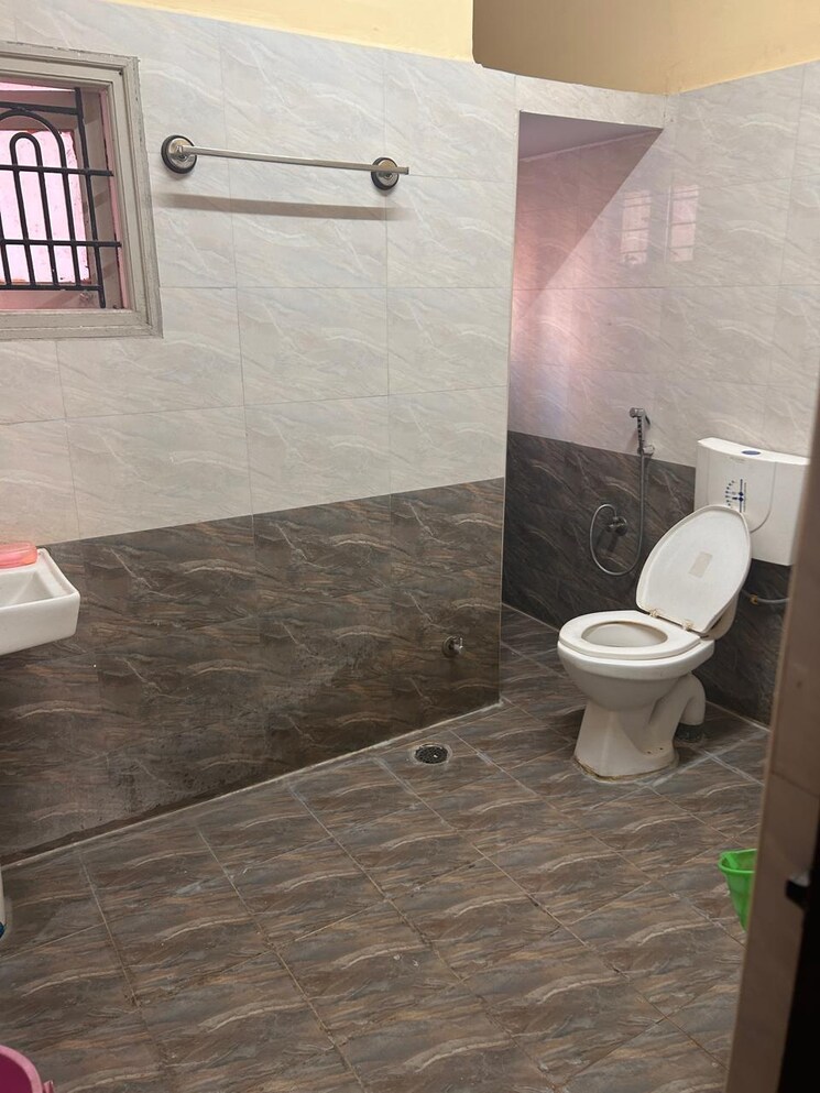 Bathroom, kumaraswamy layout 3 Bedroom 1800 Sq.Ft. Independent House In Kumaraswamy Layout Bangalore 7682043