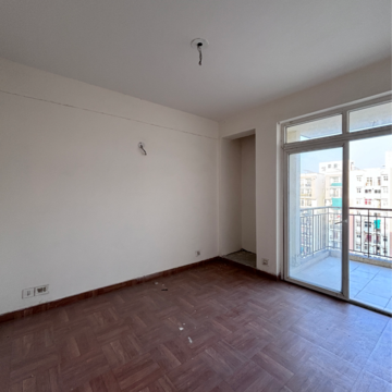 Room in 2 BHK Apartment at Klj Platinum Heights, Sector 77 – for Sale