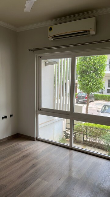 Room in 2.5 BHK Builder Floor at Central Park 3 Flower Valley, Sohna Sector 33 – for Sale