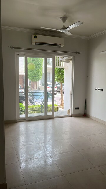 Room in 2.5 BHK Builder Floor at Central Park 3 Flower Valley, Sohna Sector 33 – for Sale