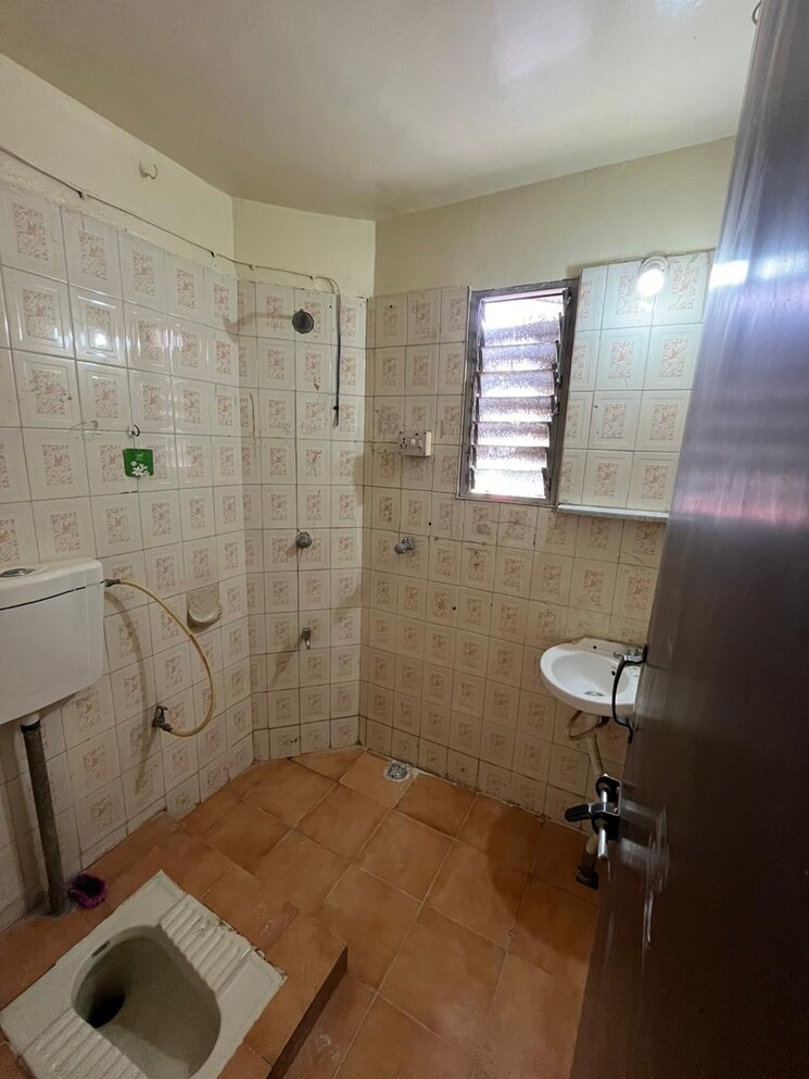 Bathroom, amar-jyoti 1 Bedroom 650 Sq.Ft. Apartment In Hadapsar Pune 7682386