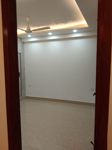 Room in 3 BHK Apartment at Mehrauli – for Sale