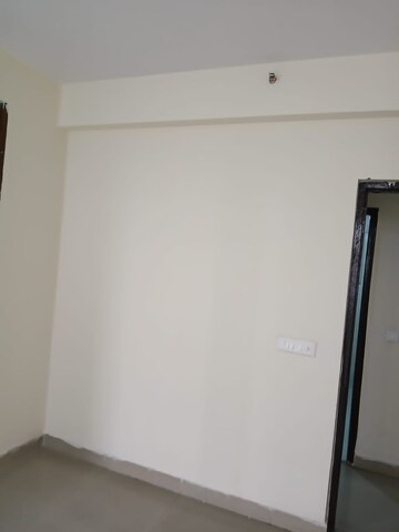 Room in 2.5 BHK Apartment at Gaur City 2 - 10th Avenue, Sector 16c Greater Noida – for Sale