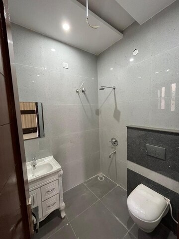 Bathroom in 3.5 BHK Independent House at Ghazipur – for Sale