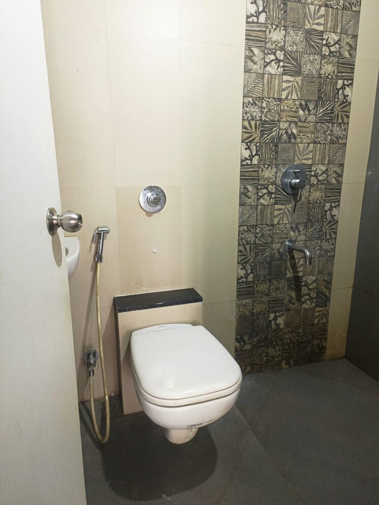 Bathroom, sajjangad-apartment 2 Bedroom 950 Sq.Ft. Apartment In Deccan Gymkhana Pune 7683156