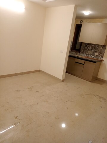 Room in 2 BHK Builder Floor at Paryavaran Complex – for Sale