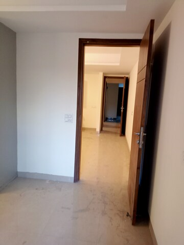 Room in 2 BHK Builder Floor at Paryavaran Complex – for Sale